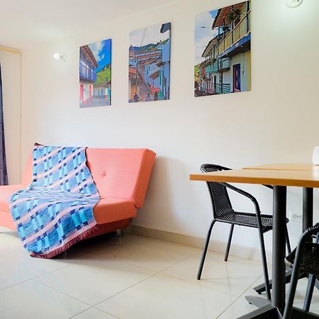 Hostal - Dona Elva A 15 Min Del Aeropuerto Rionegro Buitenkant foto