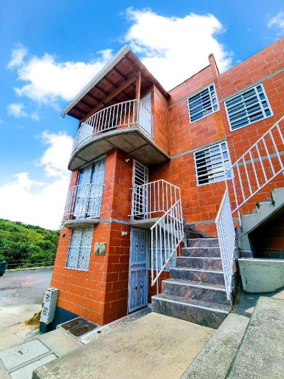 Hostal - Dona Elva A 15 Min Del Aeropuerto Rionegro Buitenkant foto